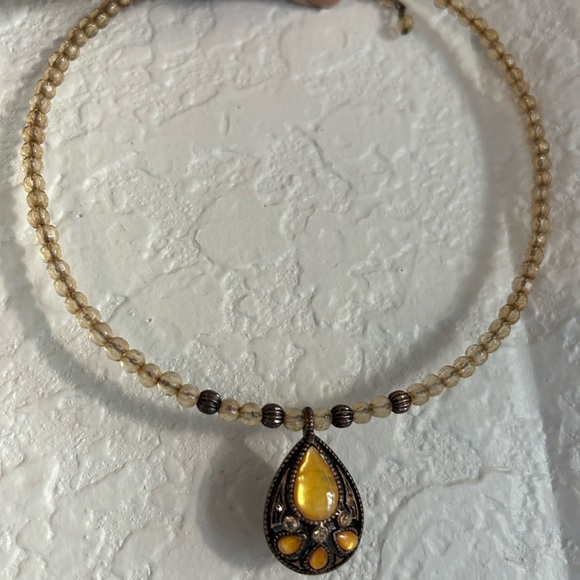 Jewelry - Beaded Gold Choker
